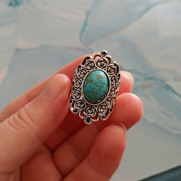 Cute Ring - Picture 3 of 3